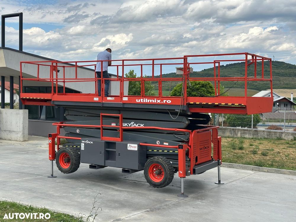 Skyjack SJ9250 RT - 7