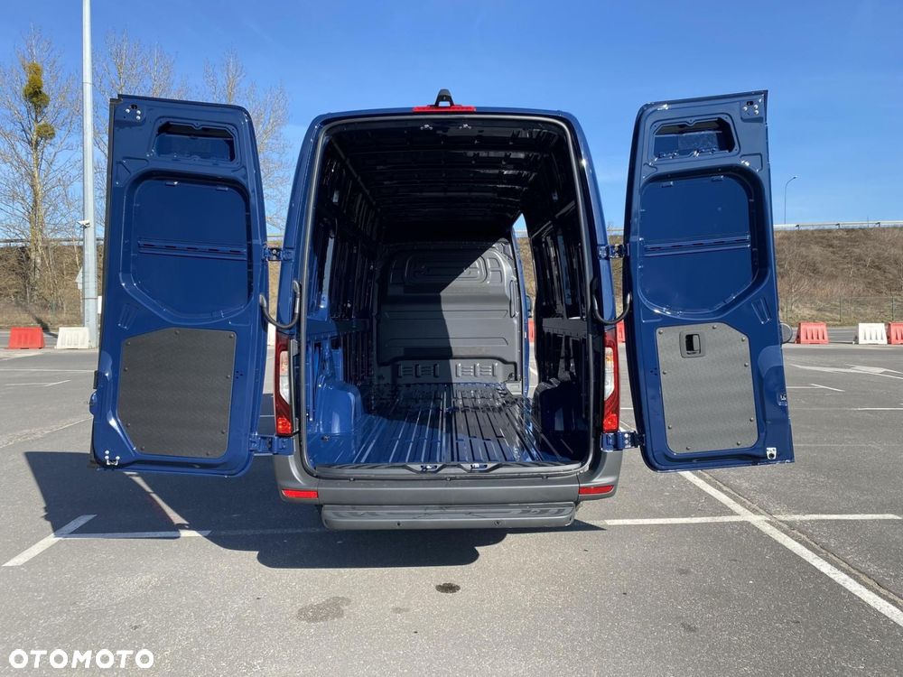 Mercedes-Benz Sprinter - 19
