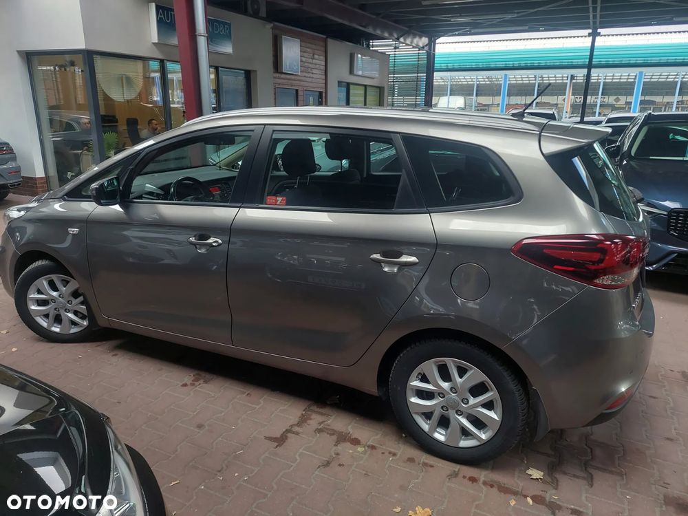 Kia Carens 1.6 GDI L - 26
