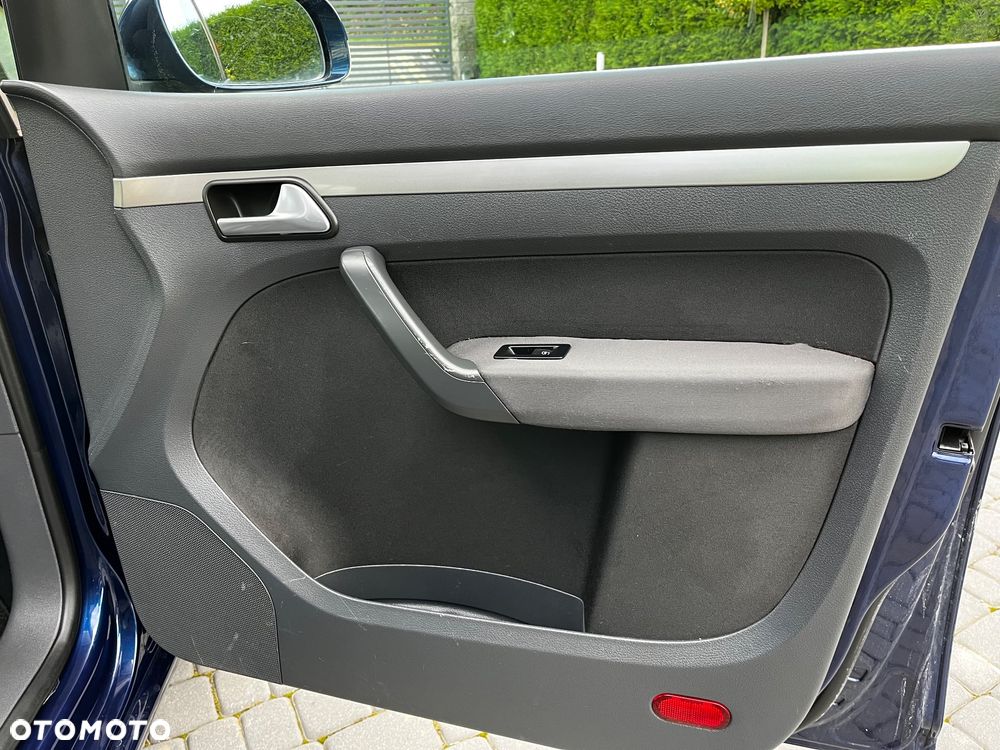 Volkswagen Touran - 20