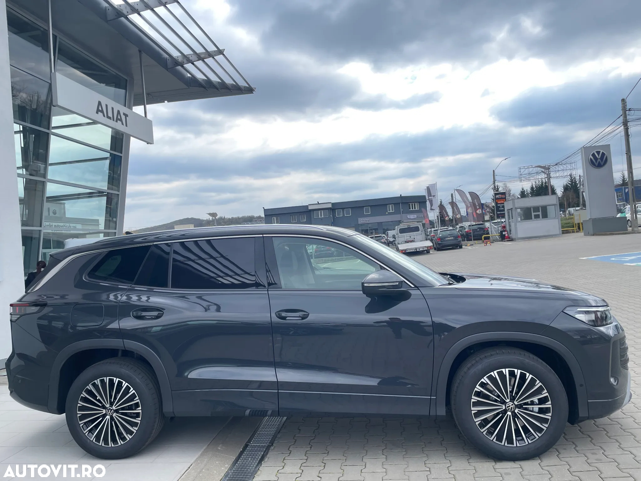 Volkswagen Tayron 1.5 eTSI DSG MHEV Life - 3