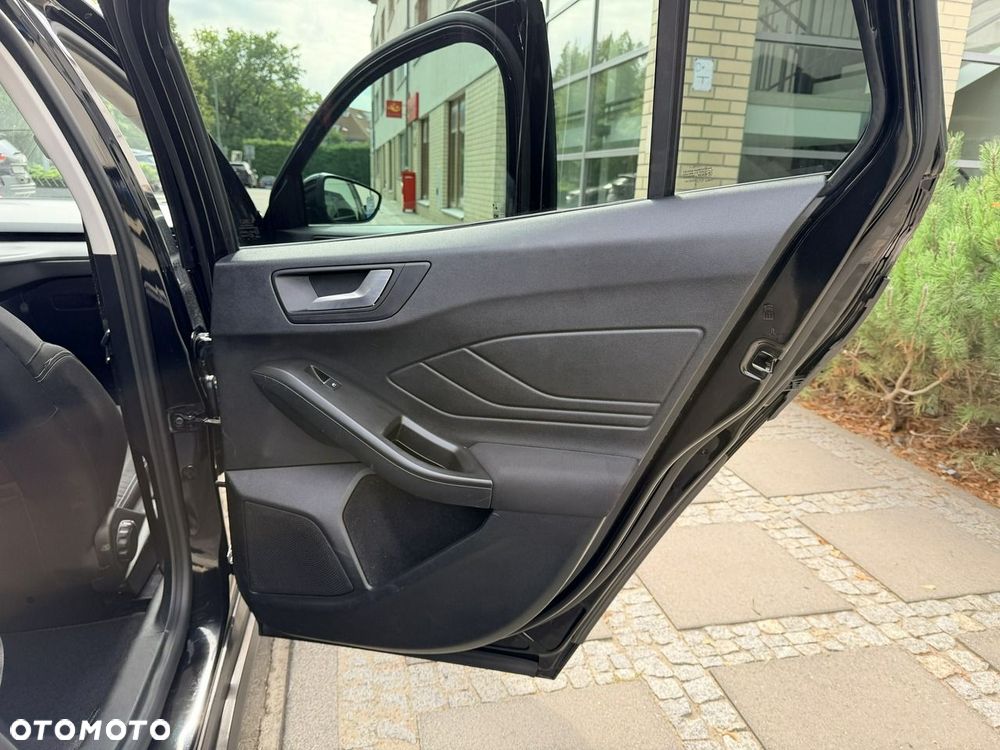 Ford Focus - 25