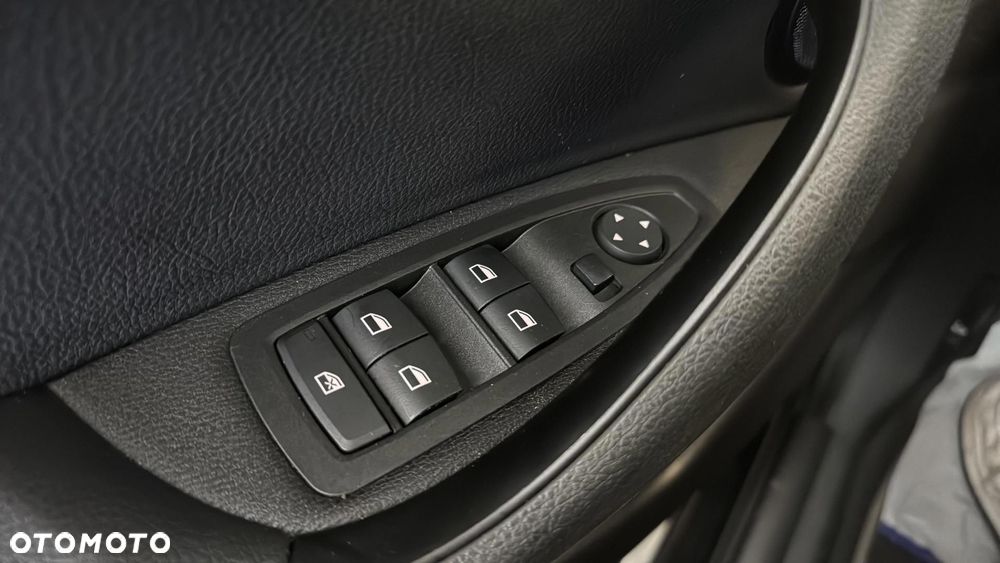 BMW X2 sDrive18d Advantage - 29