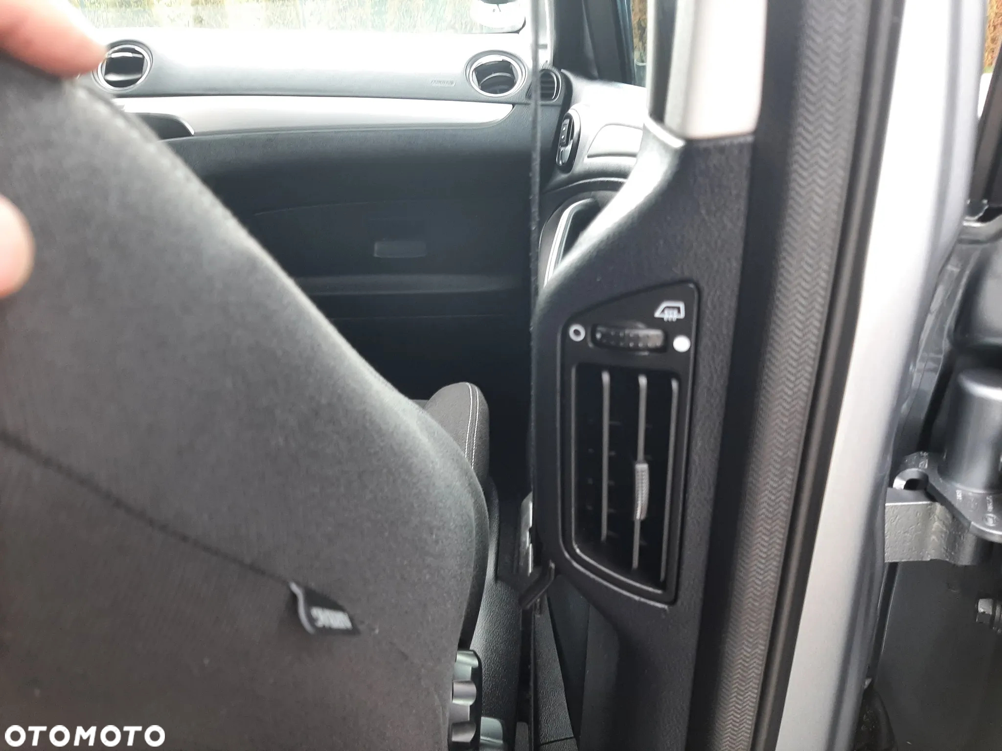 Ford S-Max 2.0 TDCi DPF Titanium - 15