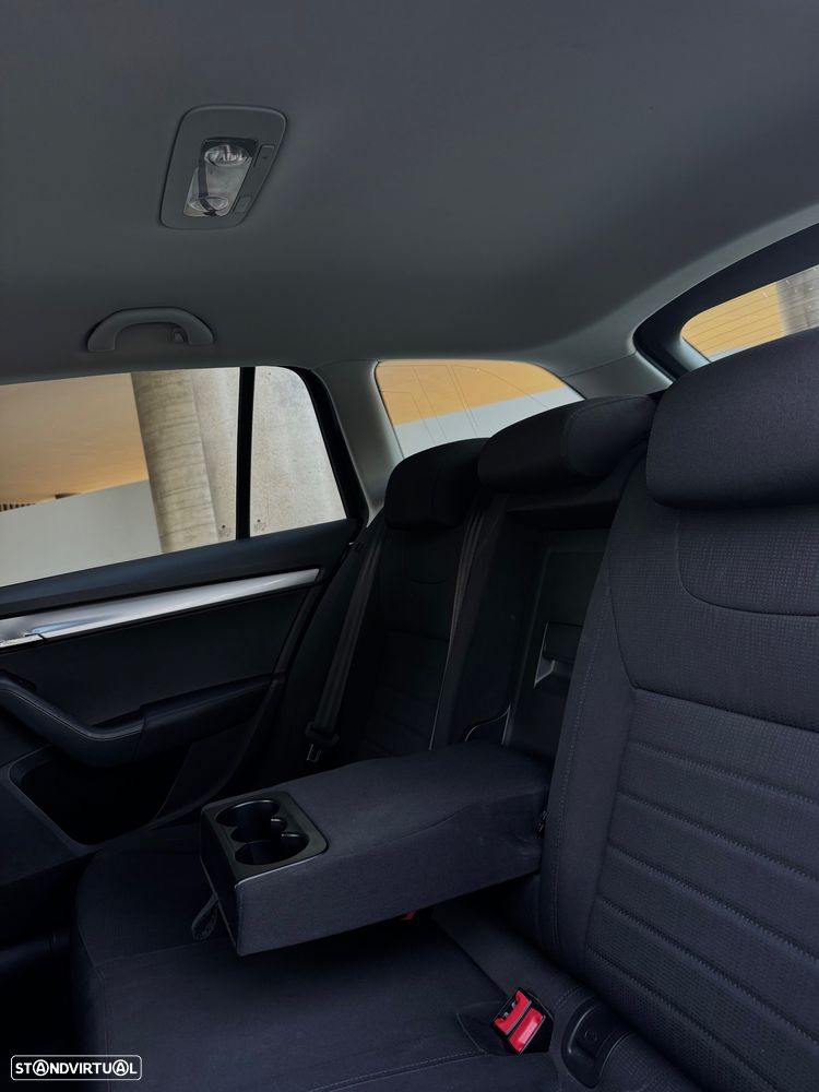Skoda Octavia Break 1.6 TDi Style DSG - 9
