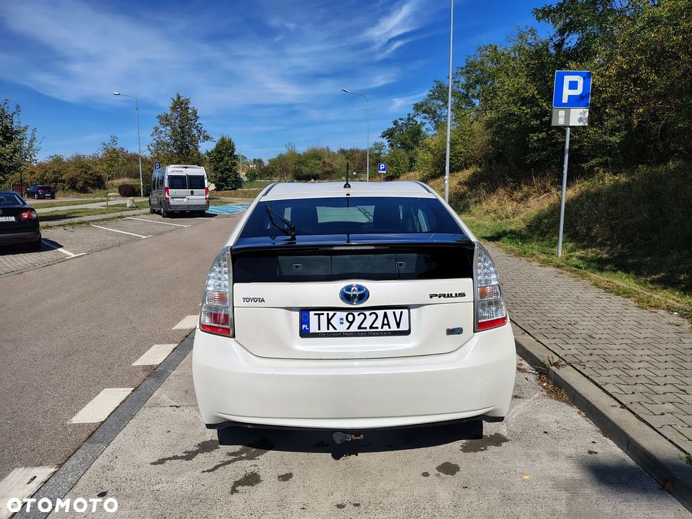 Toyota Prius - 25