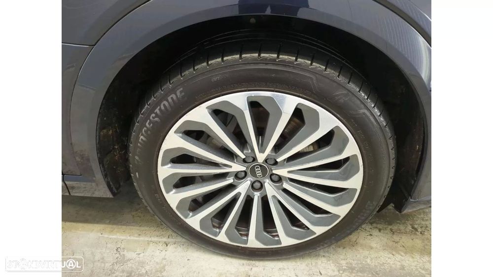 Audi Q8 e-Tron 50 quattro S line - 14