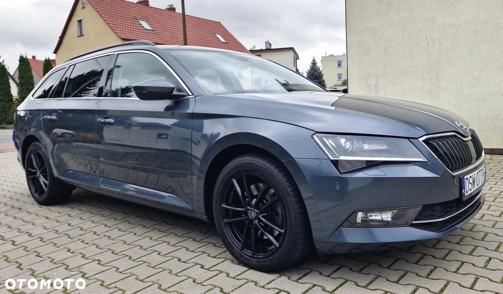 Skoda Superb 2.0 TDI DSG Style - 10