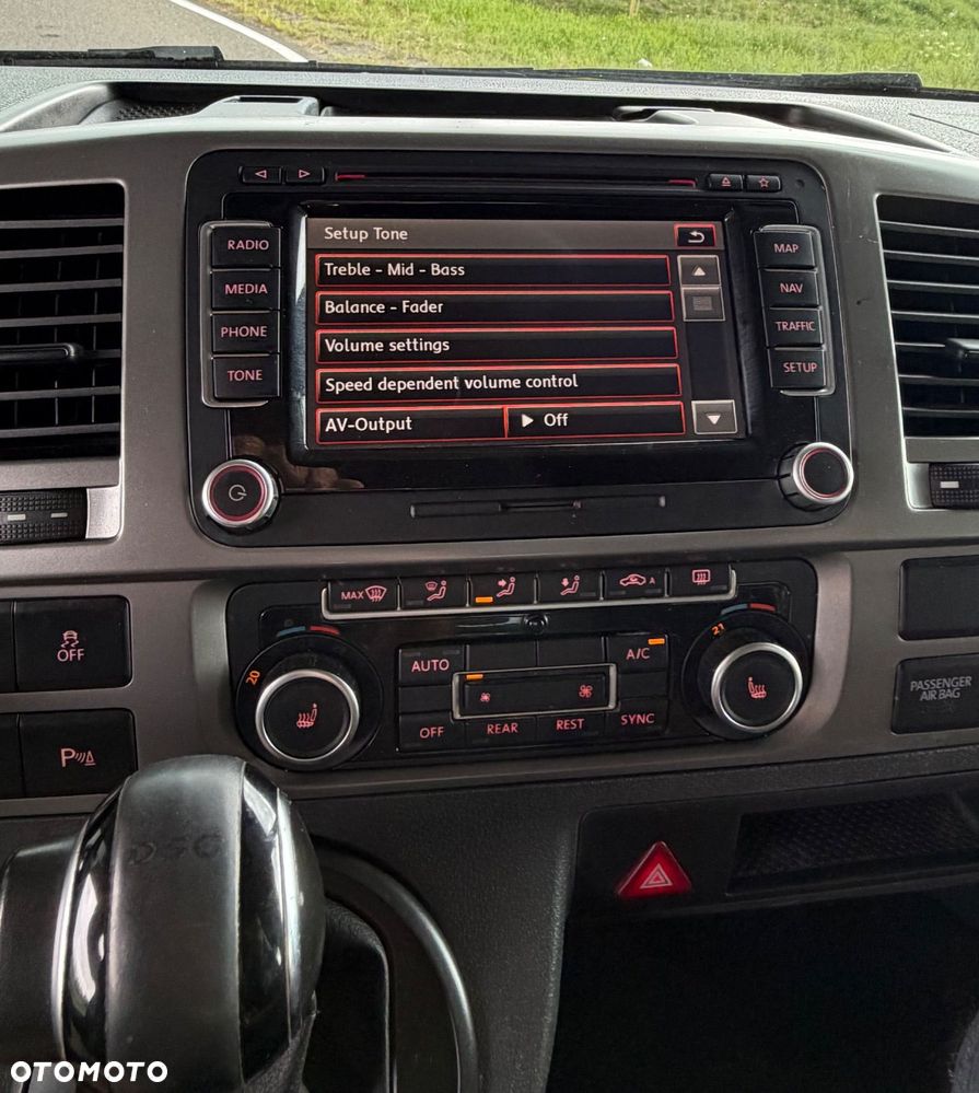 Volkswagen Multivan - 10