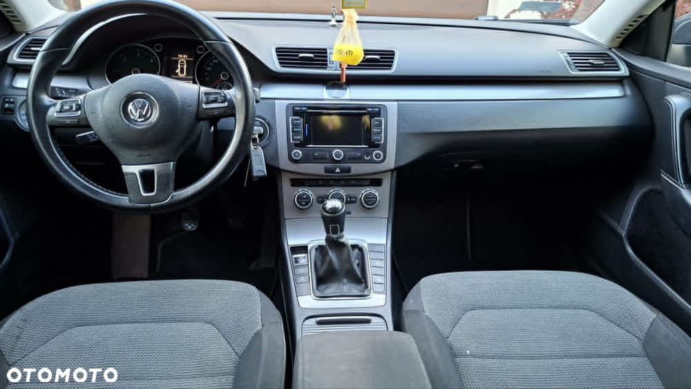 Volkswagen Passat 1.6 TDI Trendline - 11