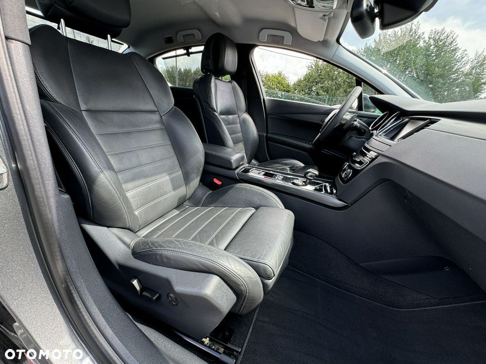 Peugeot 508 RXH Hybrid4 - 36