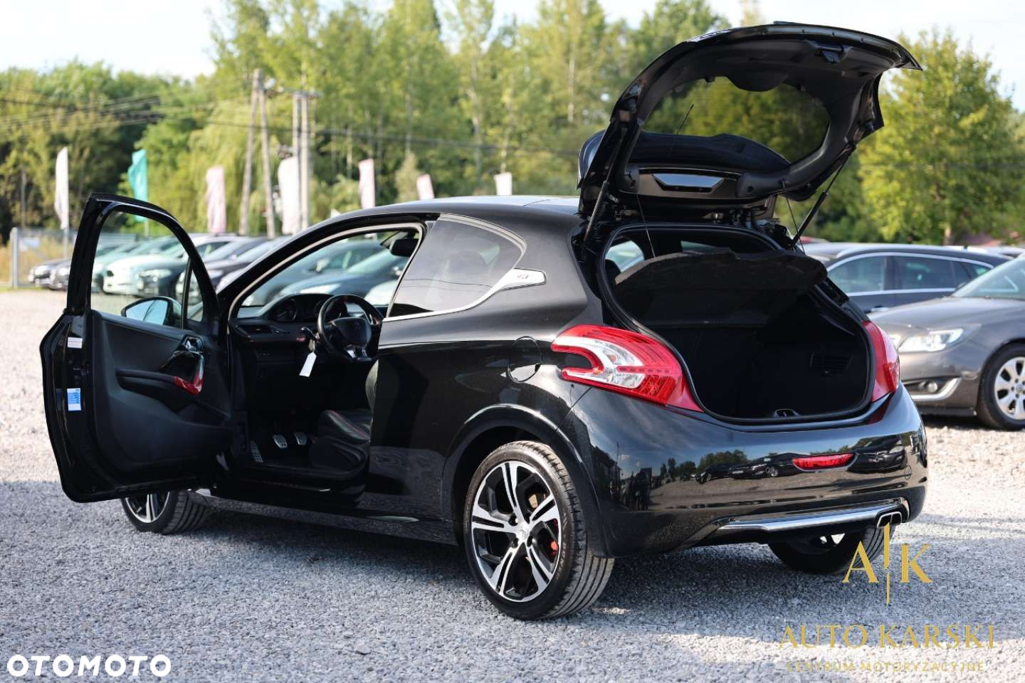Peugeot 208 - 16