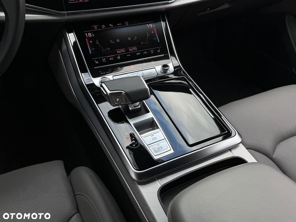 Audi Q8 - 31