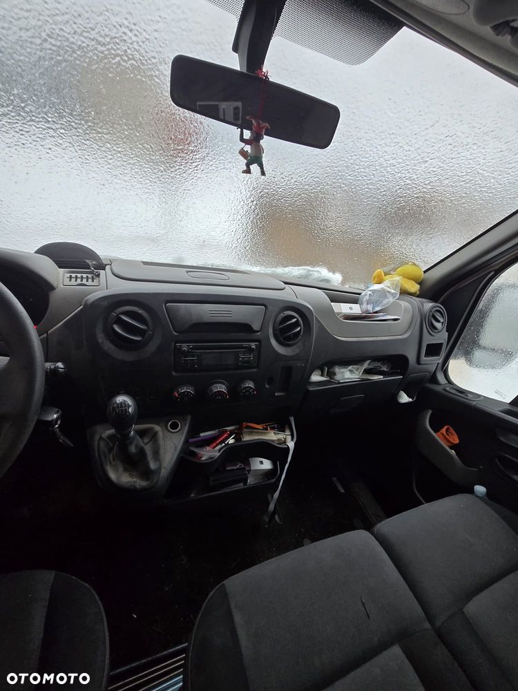 Renault master z kabiną sypialnianą - 8