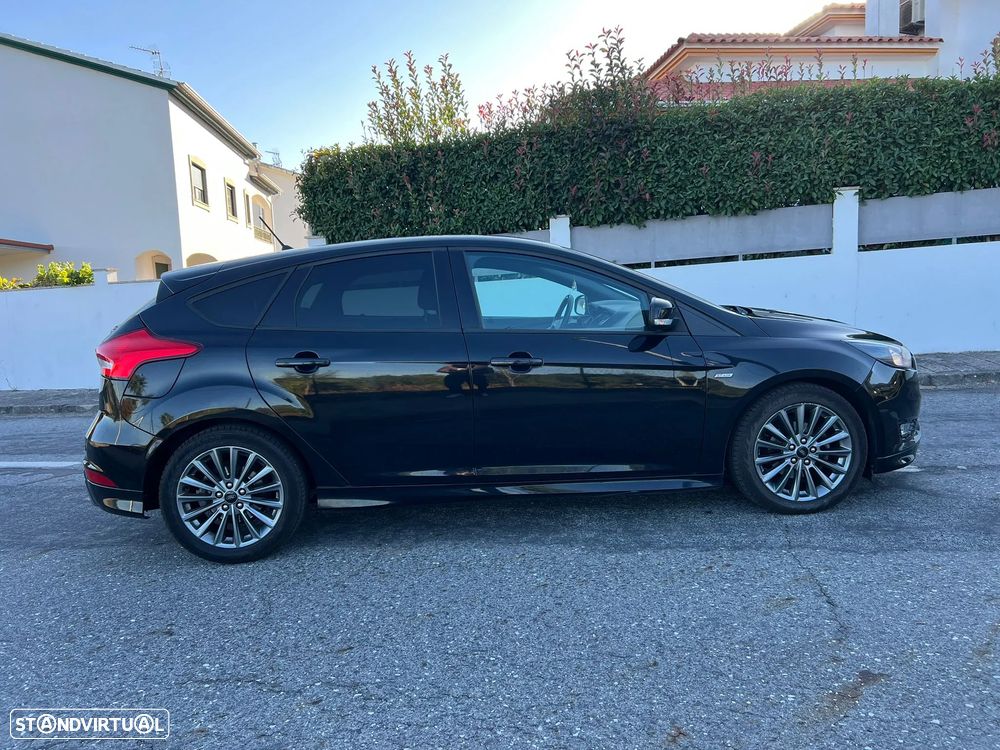 Ford Focus 1.5 TDCi EcoBlue ST-Line - 9