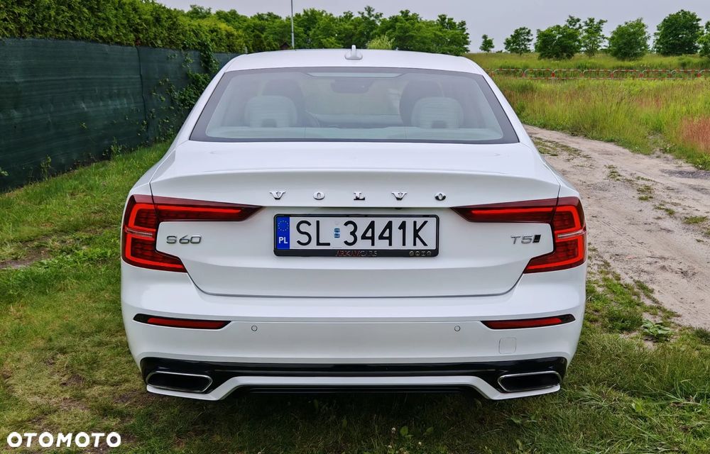 Volvo S60 T5 AWD R-Design - 26