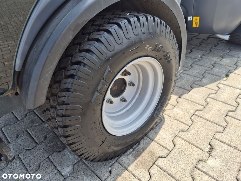 Kaercher MC 130 Adv. / KOMUNALNA MASZYNA DROGOWA / NOŚNIK OSPRZĘTU W KLASIE 3500KG / WYWROTKA / 2 KOMPLETYM KÓŁ / 4X4 / DIESEL KUBOTA 4 CYLINDRY / MOŻLIWY TRANSPORT - 12