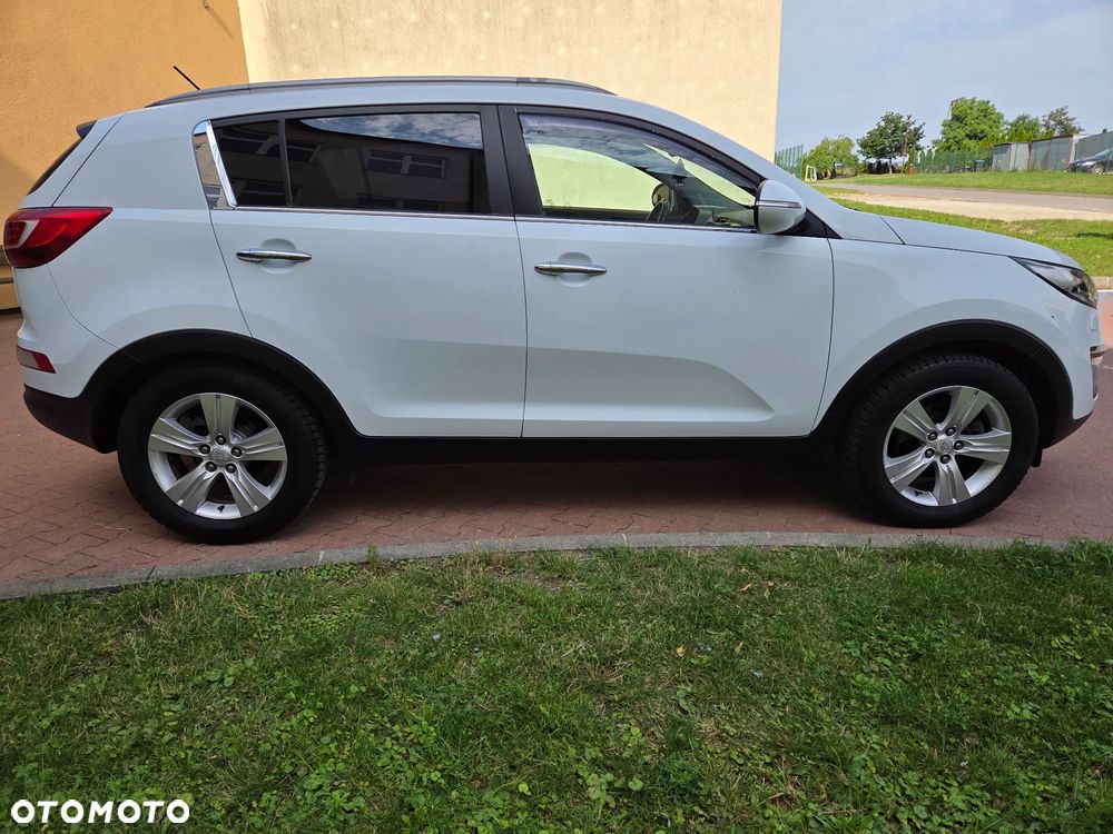Kia Sportage 2.0 L - 8
