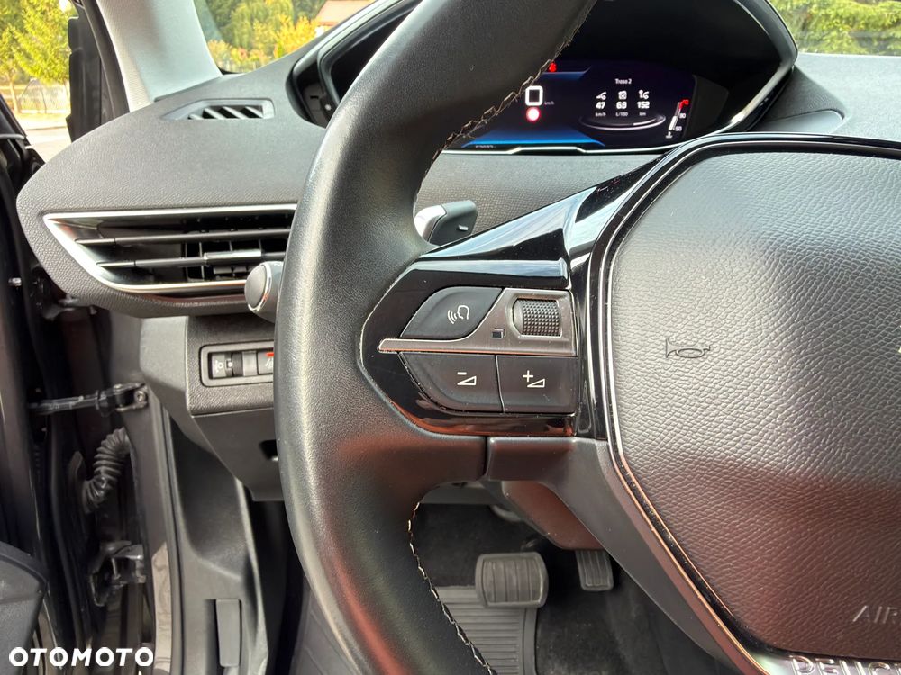 Peugeot 3008 1.2 PureTech Allure S&S EAT8 - 22