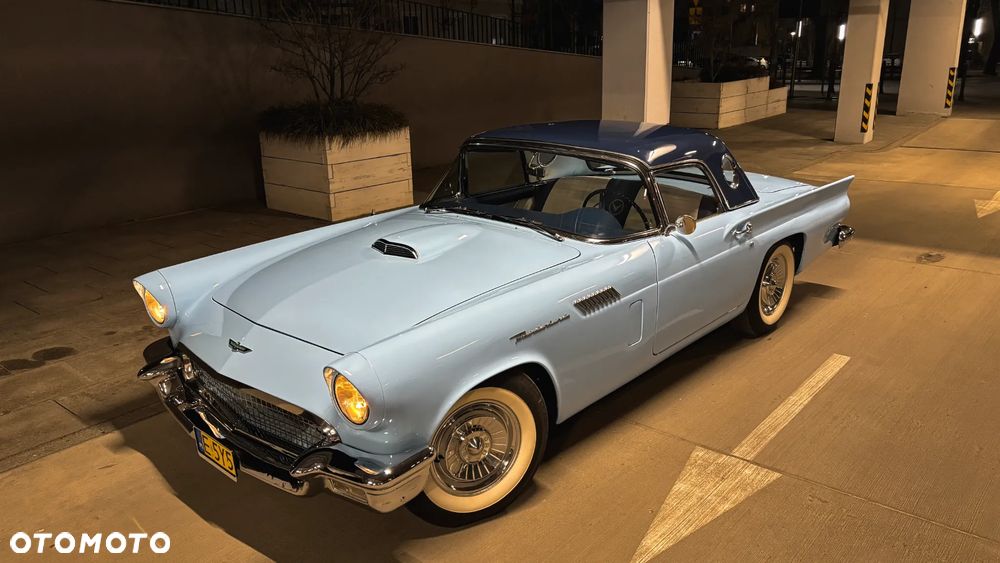 Ford Thunderbird - 1