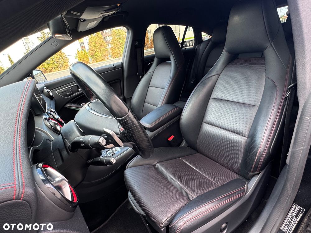 Mercedes-Benz CLA AMG 45 4-Matic - 12