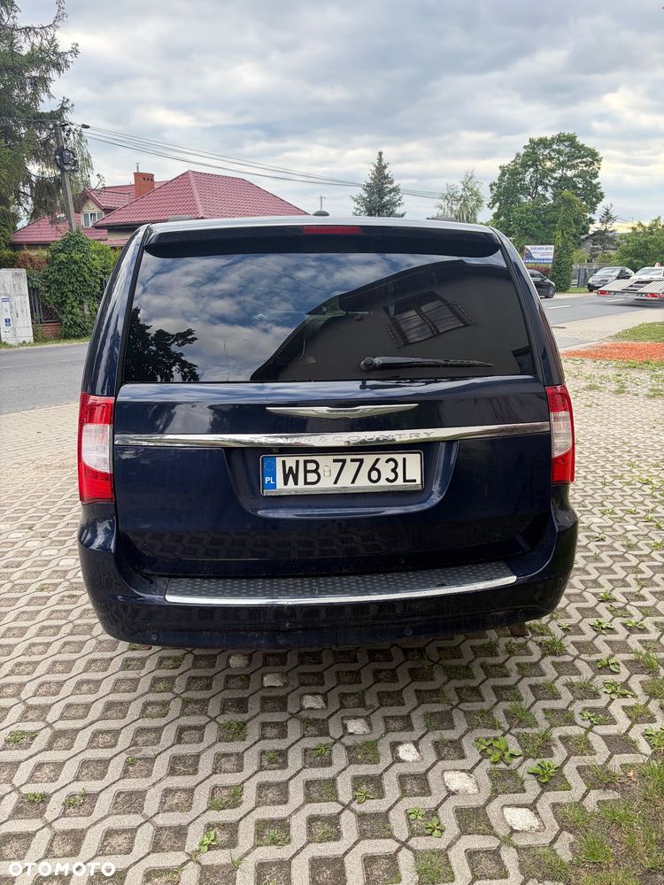 Chrysler Town & Country 3.6 Limited - 10