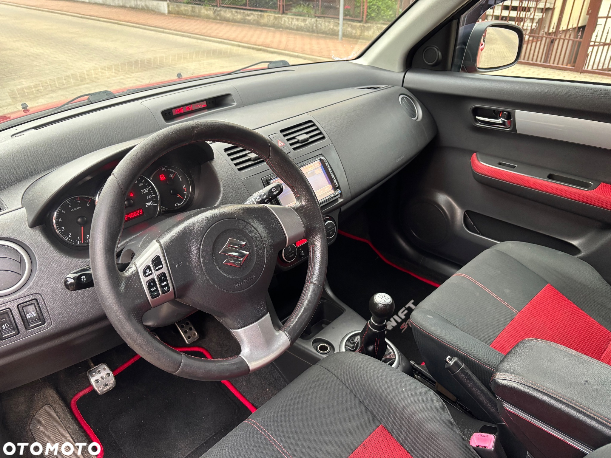 Suzuki Swift 1.6 Sport - 9