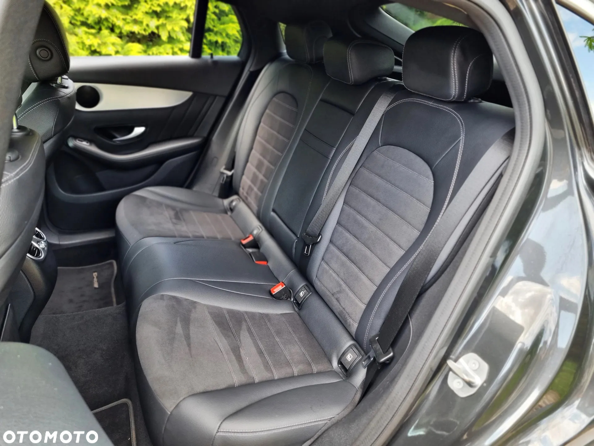 Mercedes-Benz GLC 200 d 4Matic 9G-TRONIC AMG Line - 29