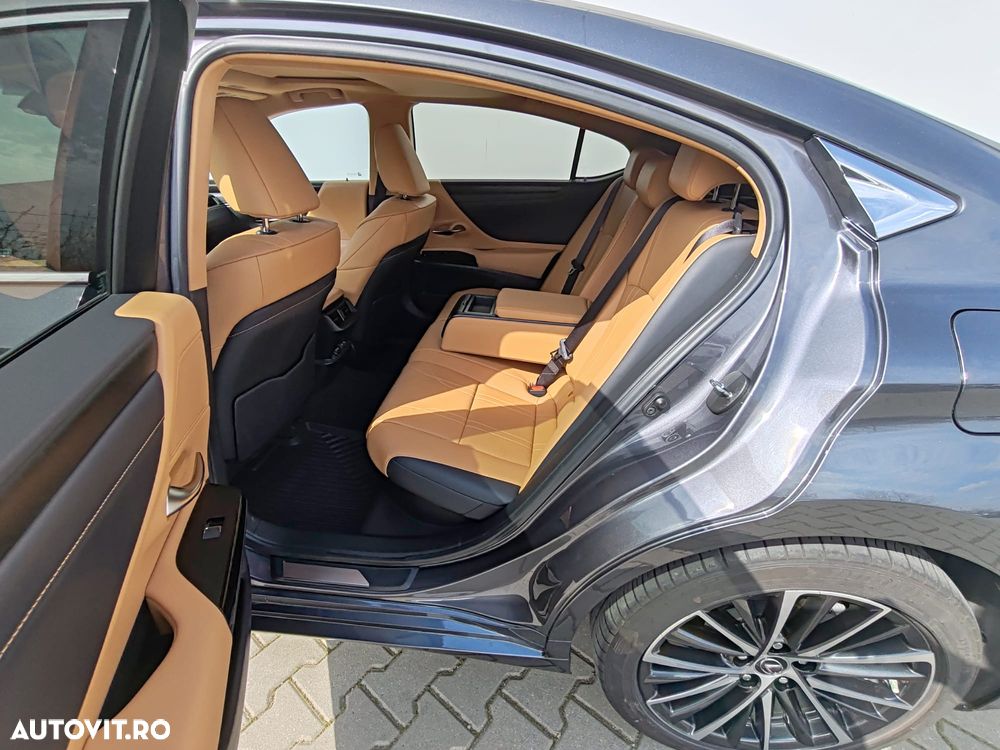 Lexus Seria ES 300h Executive - 6
