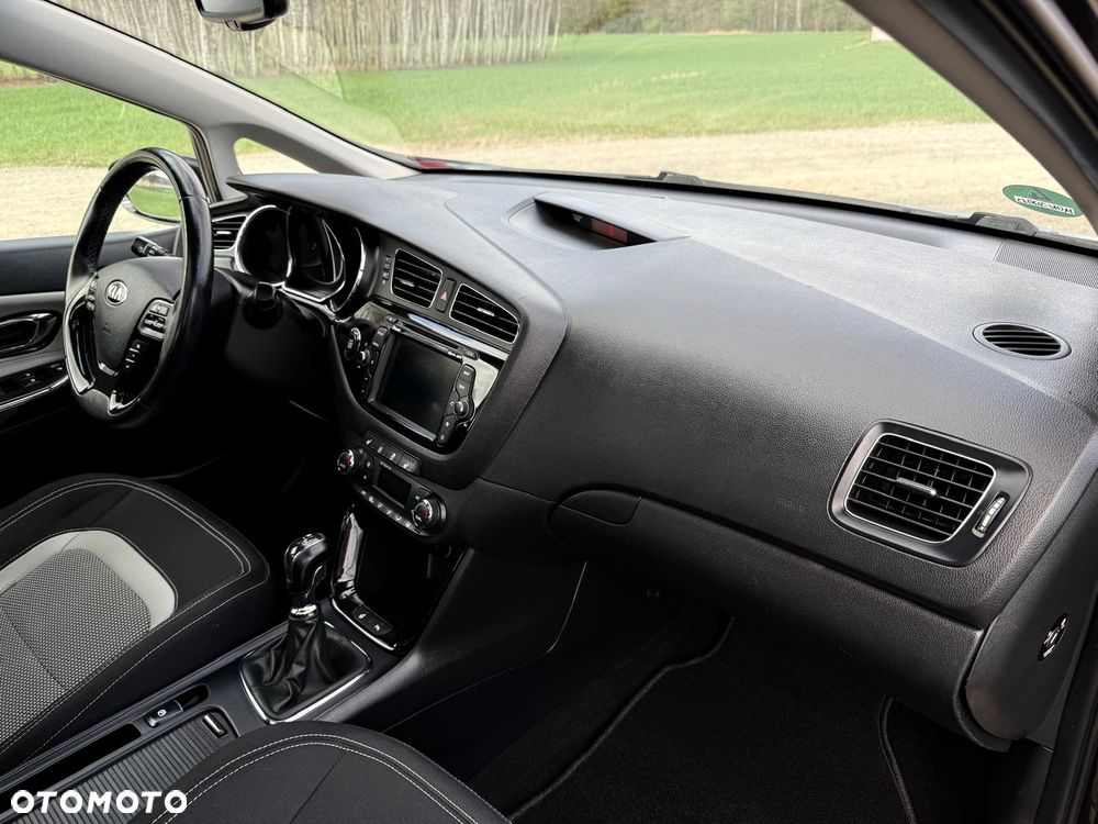 Kia Ceed 1.6 CRDi 128 Platinum Edition - 28