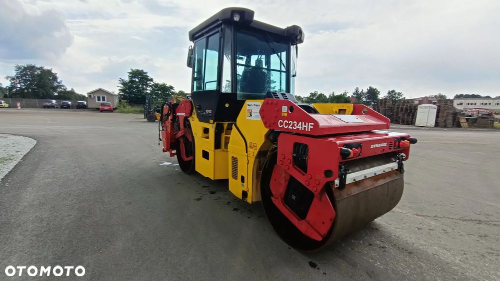 Dynapac CC234HF + rozsypywacz grysów HYDROG RG-2000 - 5