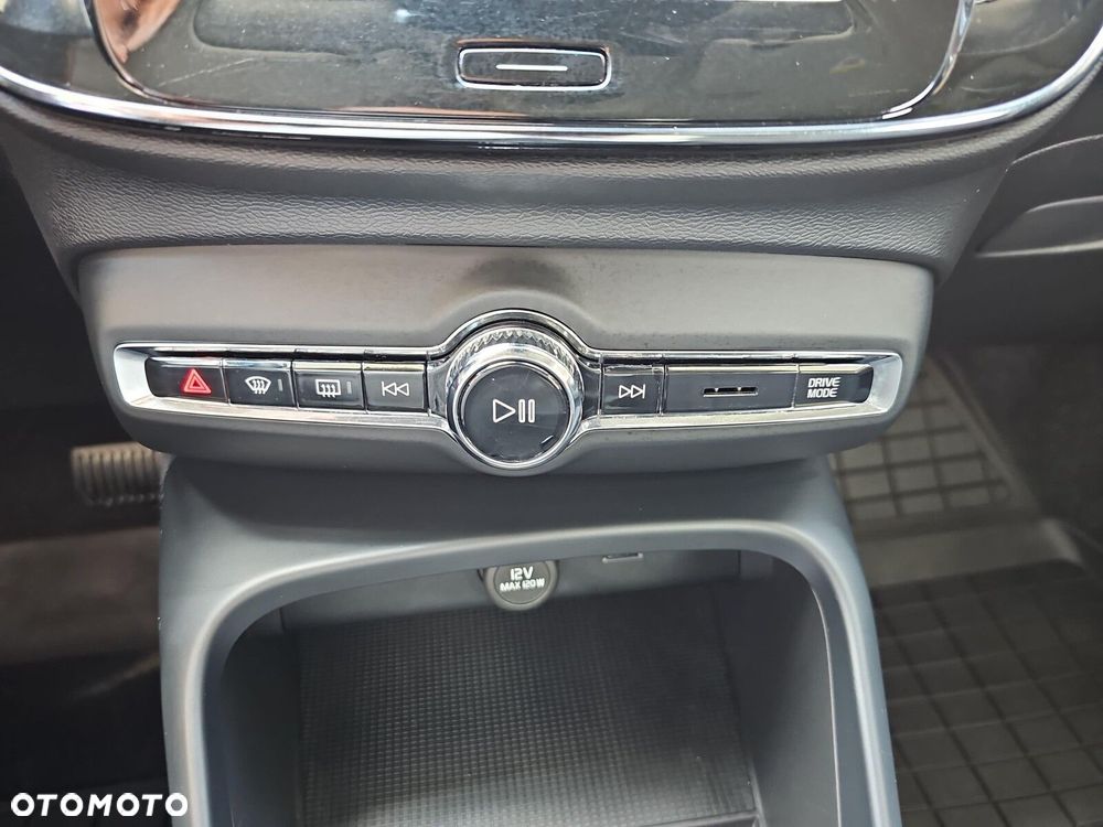 Volvo XC 40 - 29