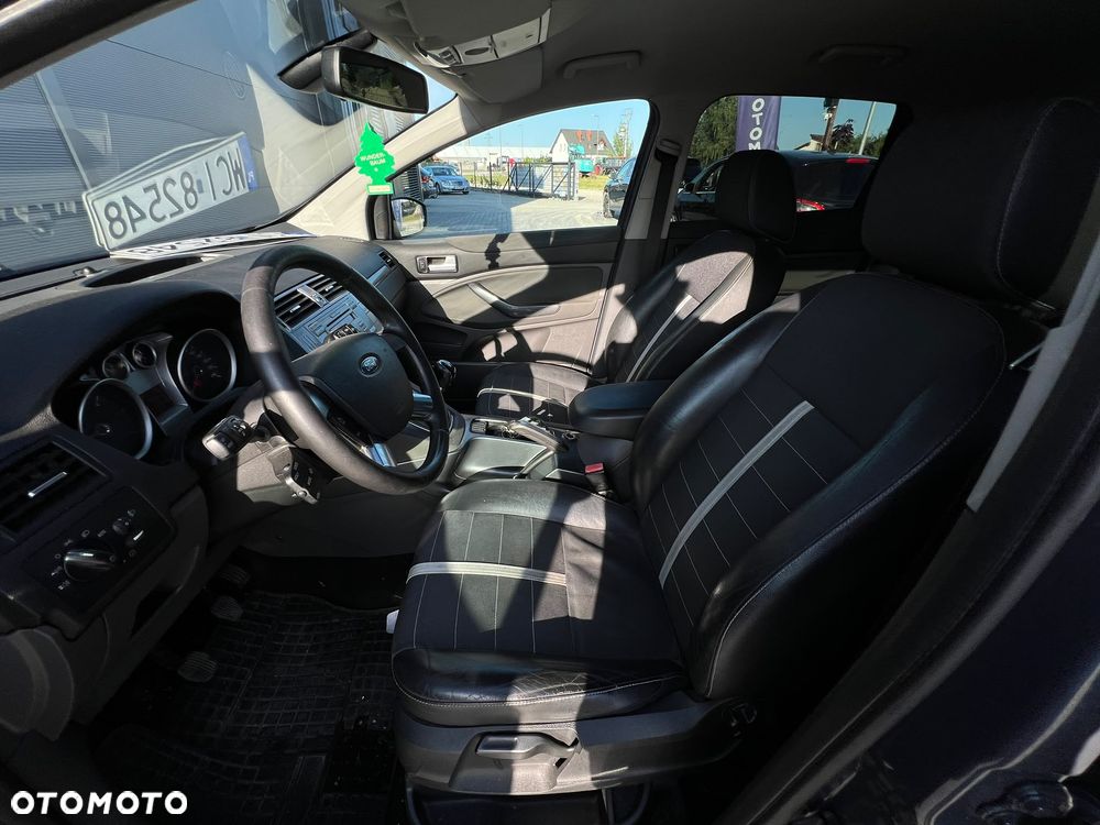 Ford Kuga 2.0 TDCi 4x4 Titanium - 21