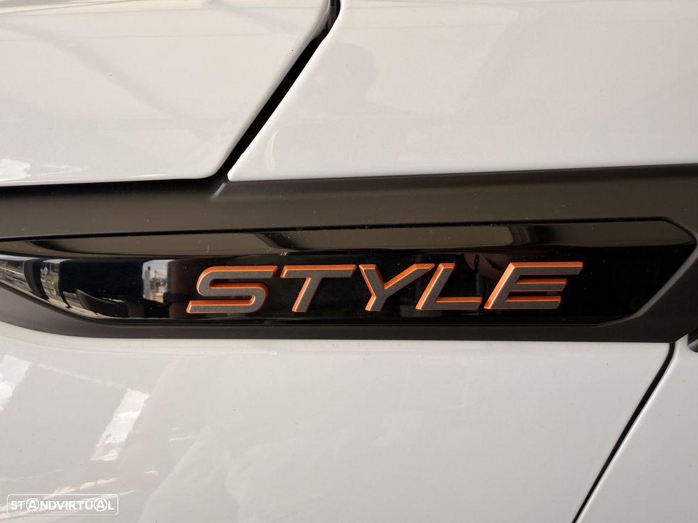 Peugeot 2008 Hybrid 145 e-DSC Style - 10