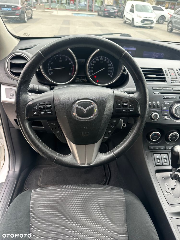 Mazda 3 2.0 Exclusive + - 13
