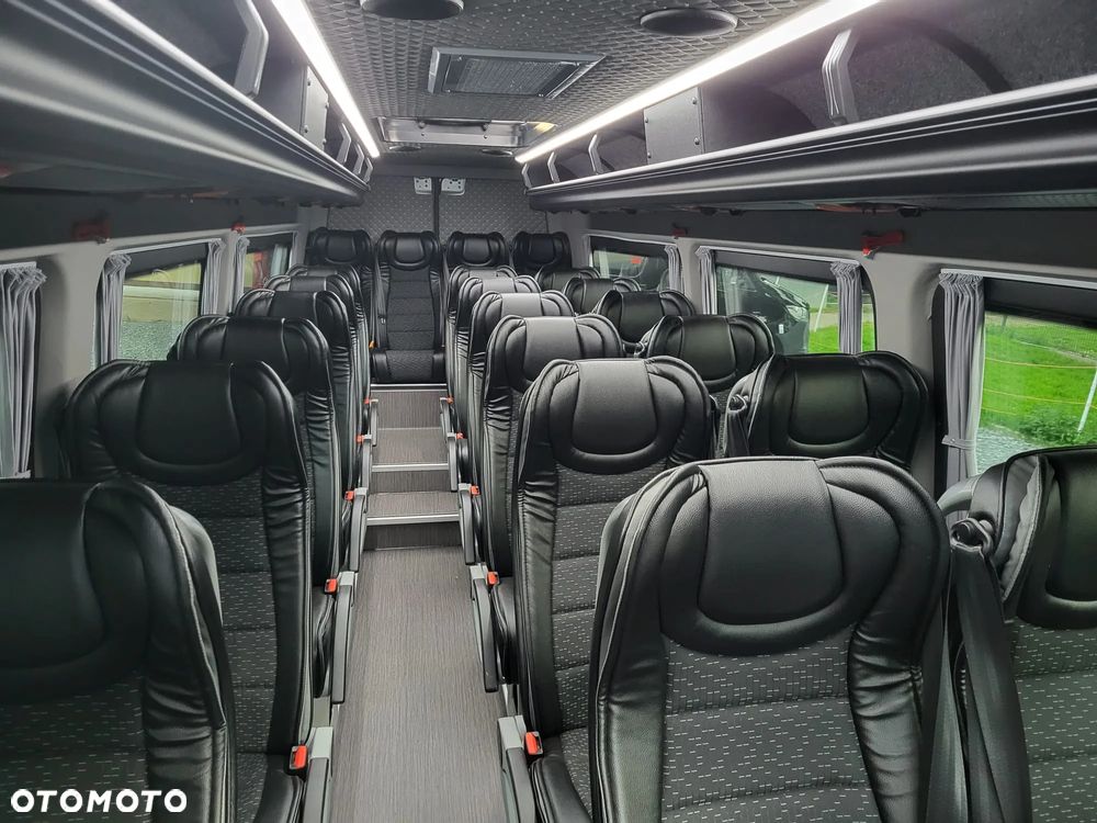 Mercedes-Benz Sprinter - 12
