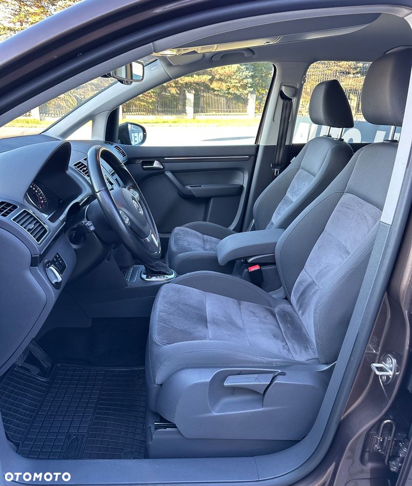 Volkswagen Touran 2.0 TDI DPF DSG Highline - 12