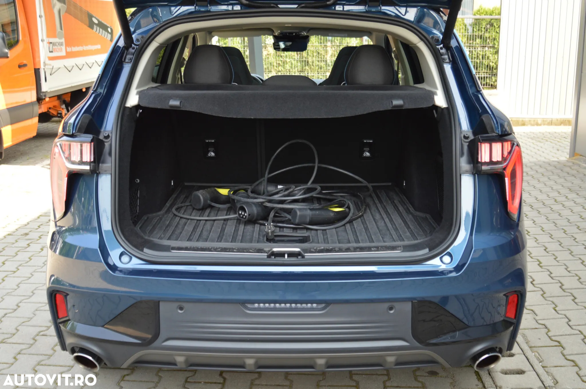 Lynk&Co 01 - 38