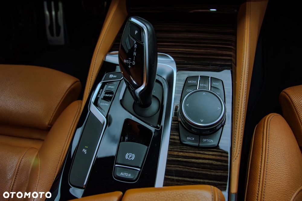 BMW Seria 5 540d xDrive - 13