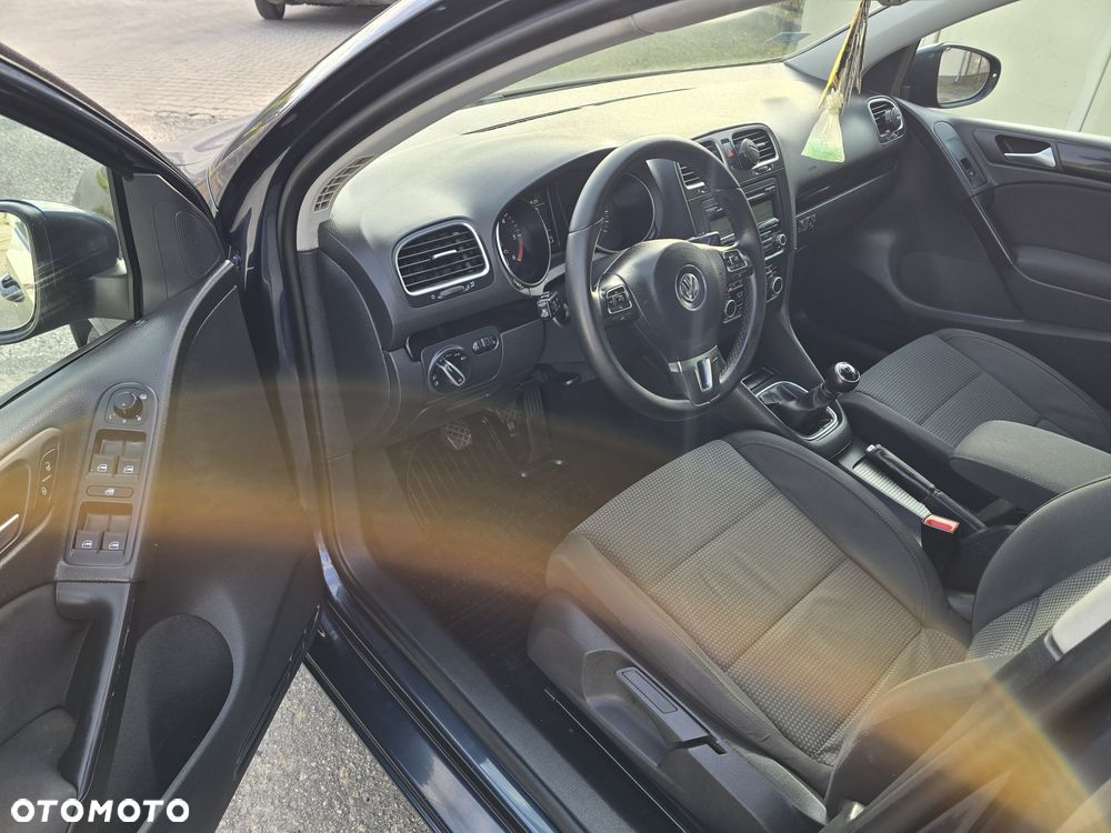 Volkswagen Golf - 8