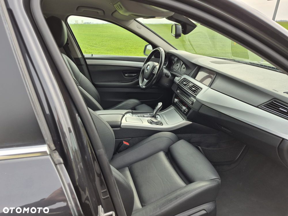 BMW Seria 5 520d xDrive - 9
