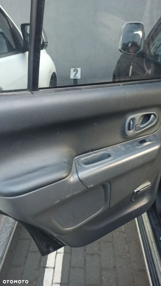 Mitsubishi Pajero Sport - 14