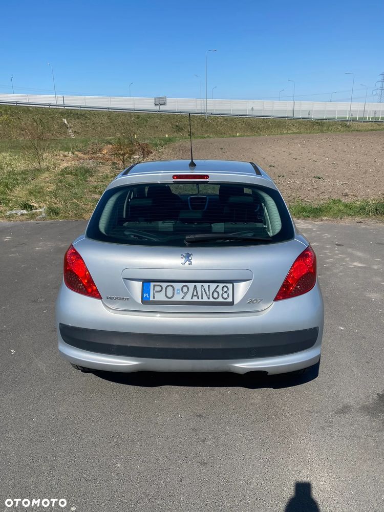 Peugeot 207 90 HDi FAP (Blue Lion) 99G - 7