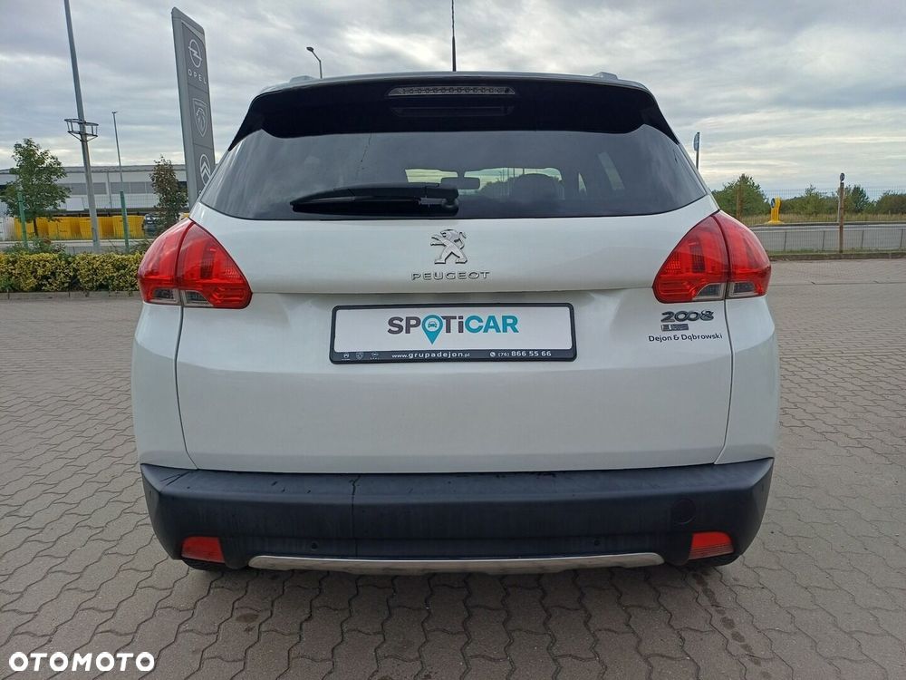 Peugeot 2008 1.2 Pure Tech Style S&S - 5