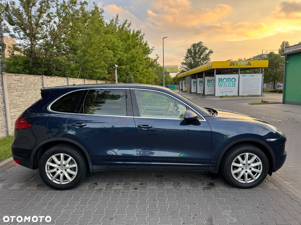 Porsche Cayenne - 4