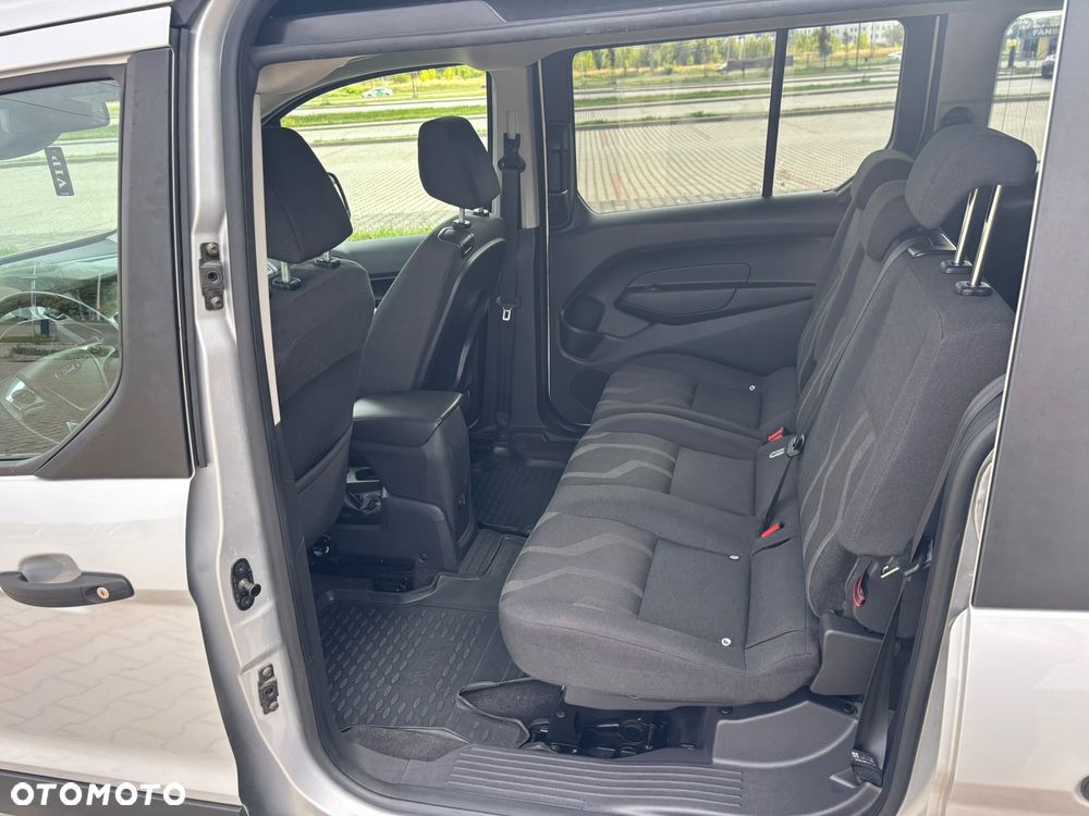Ford Tourneo Connect Grand - 23