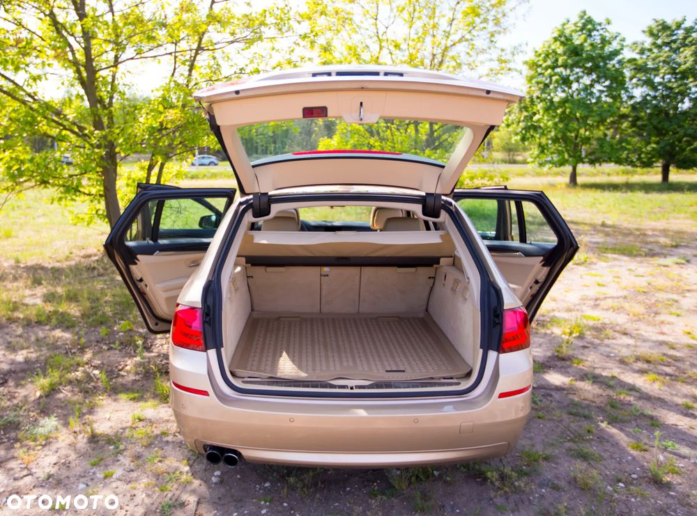 BMW Seria 5 523i - 14