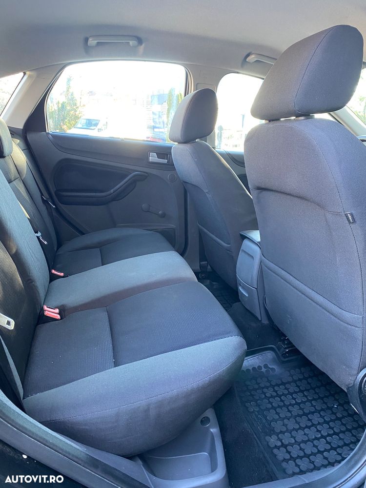 Ford Focus 1.6 Ambiente - 18