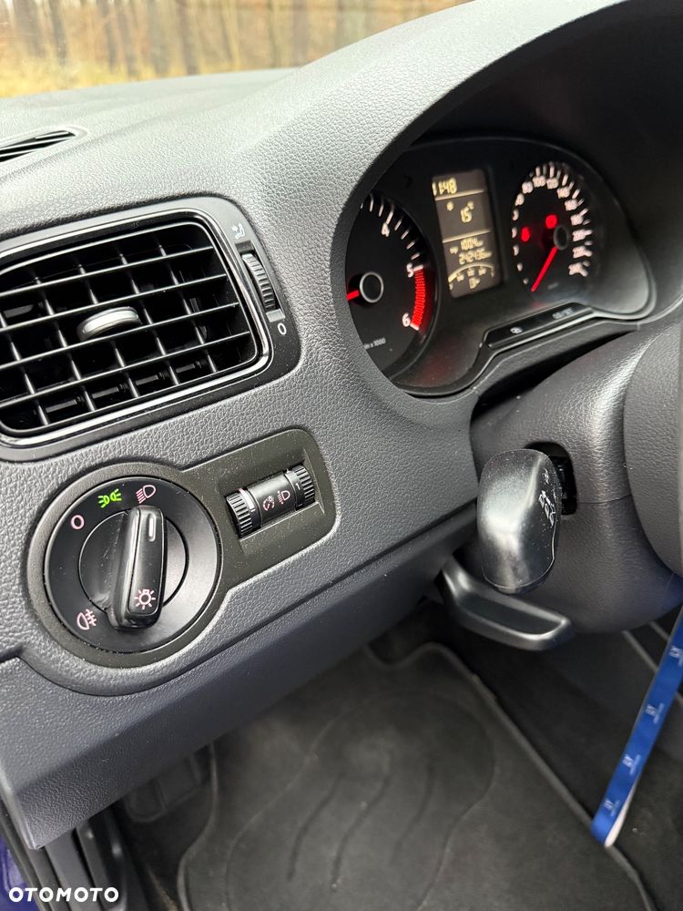 Volkswagen Polo 1.6 TDI Blue Motion Style - 16