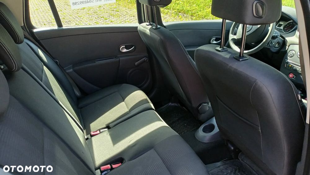 Renault Clio - 14